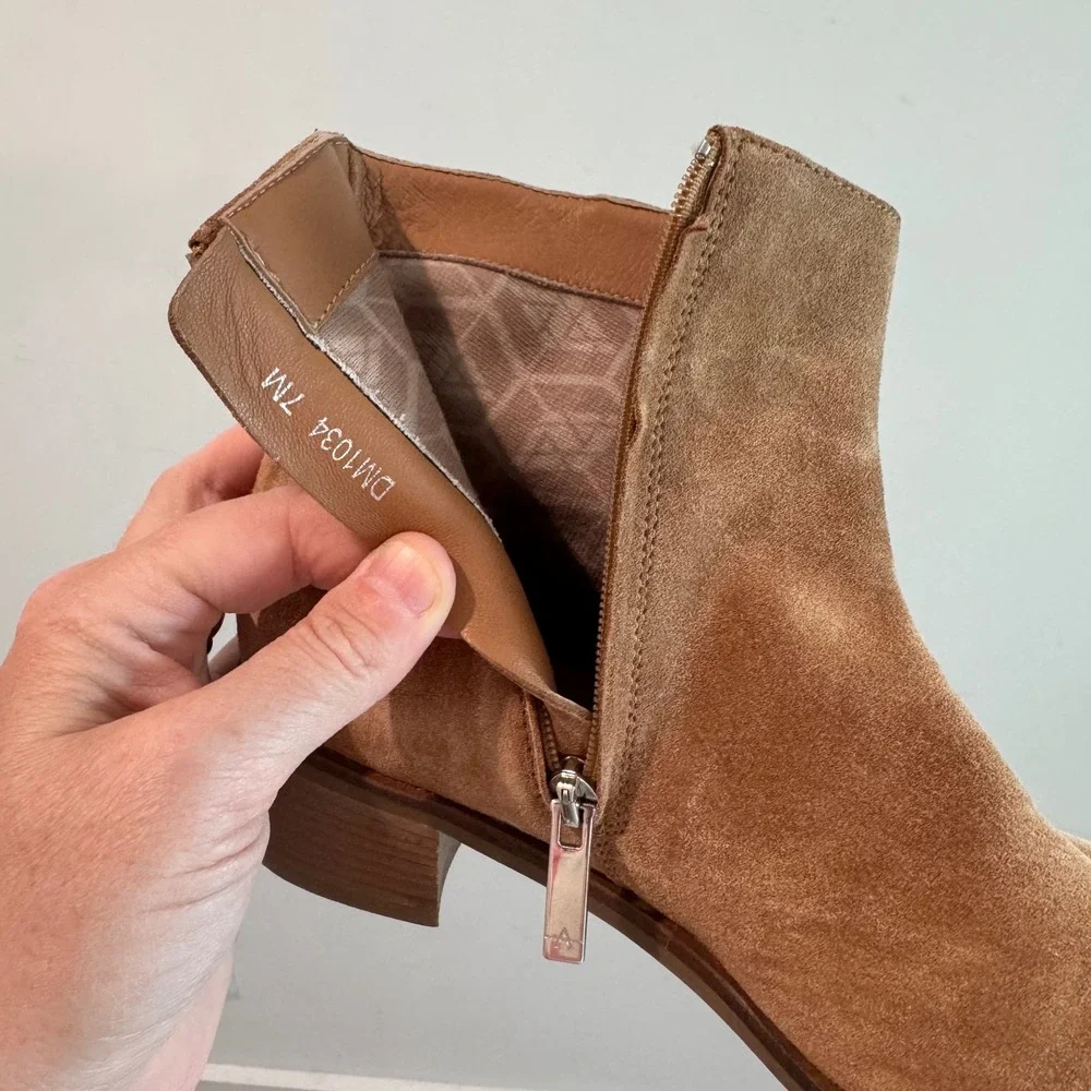 Aquatalia Reeta Tan Brown Weatherproof Suede Ankle Boots Made in Italy Womens 7